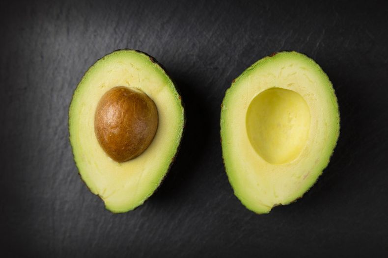 Con un bajo contenido de azúcar, la palta es una excelente fuente de grasas saludables, que ayudan a estabilizar los niveles de glucosa en sangre.