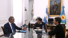 Scioli, Kicillof y Costa durante el encuentro. Scioli, Kicillof y Costa durante el encuentro.