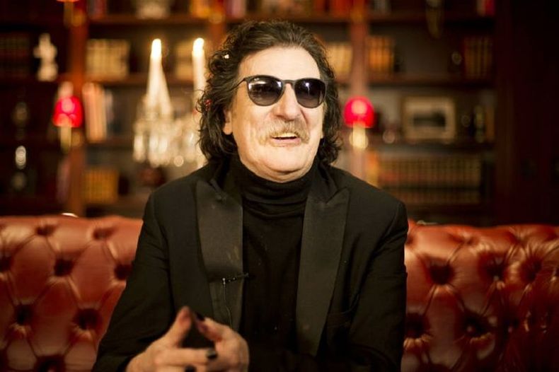 Charly Garc&iacute;a permanece internado.