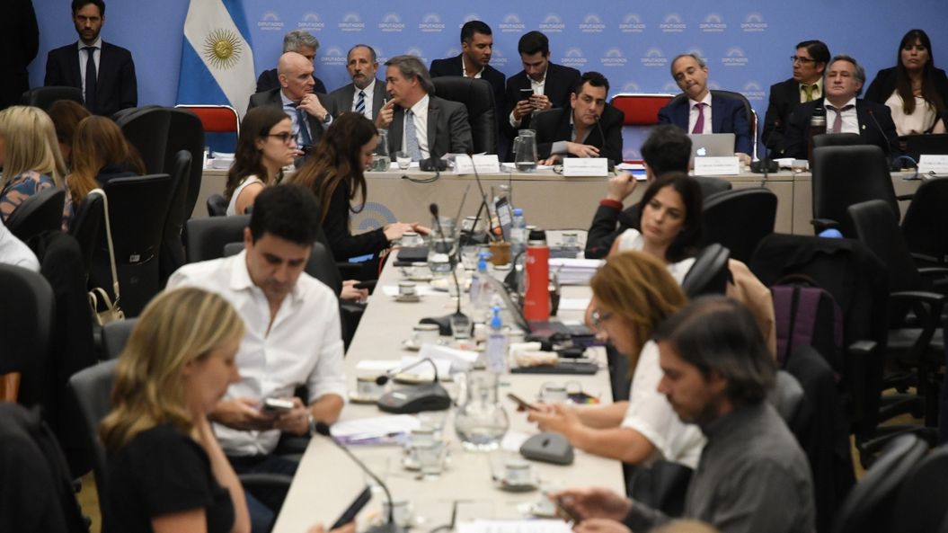 Este jueves se desarrolló el tercer y último debate en plenario de comisiones de la Ley Ómnibus.