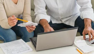 Una familia tipo propietaria de su vivienda con un ingreso de entre $1.994.869,74 y $2.493.587,17 es considera sector medio frágil.