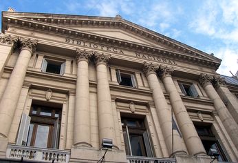 C5N | Biblioteca Nacional Jorge Luis Borges Monserrat frente calle México