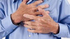 La costocondritis es un fuerte dolor en el pecho que se confunda con un infarto. La costocondritis es un fuerte dolor en el pecho que se confunda con un infarto.