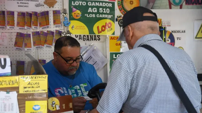 Quién es la persona que ganó casi $6.000 millones en el Loto Plus