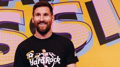 Junto a Hard Rock, Messi lanzó su propio combo de hambuerguesas con un juguete de superhéroe coleccionable Junto a Hard Rock, Messi lanzó su propio combo de hambuerguesas con un juguete de superhéroe coleccionable
