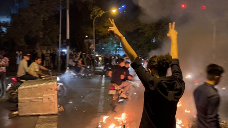 Irán: ascienden a 76 los muertos en protestas por muerte de joven mujer.&nbsp;
