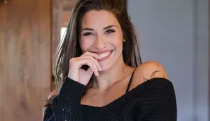 La modelo interactuó con sus seguidores en sus fotos mostrando su microbikini azul La modelo interactuó con sus seguidores en sus fotos mostrando su microbikini azul