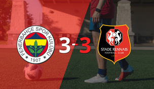 Stade Rennes empató 3-3 ante Fenerbahçe con doblete de Amine Gouiri