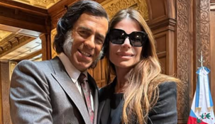 La empresario se mostró junto al actor que interpreta a su padre cuando fue presidente. La empresario se mostró junto al actor que interpreta a su padre cuando fue presidente.