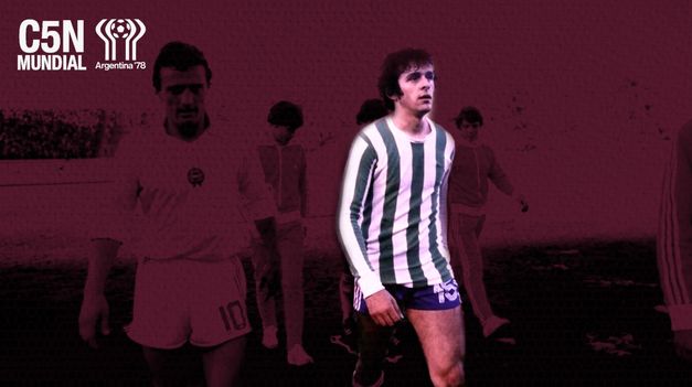 Michel Platini con la camiseta de Kimberley de Mar del Plata.