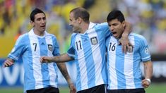 El exdelantero de la Selección se calzó las zapatillas para dedicarse a su otra pasión: el básquet. El exdelantero de la Selección se calzó las zapatillas para dedicarse a su otra pasión: el básquet.