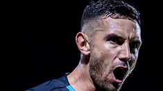 Maravilla Martínez, goleador y figura de Racing en el triunfo sobre Central Córdoba. Maravilla Martínez, goleador y figura de Racing en el triunfo sobre Central Córdoba.