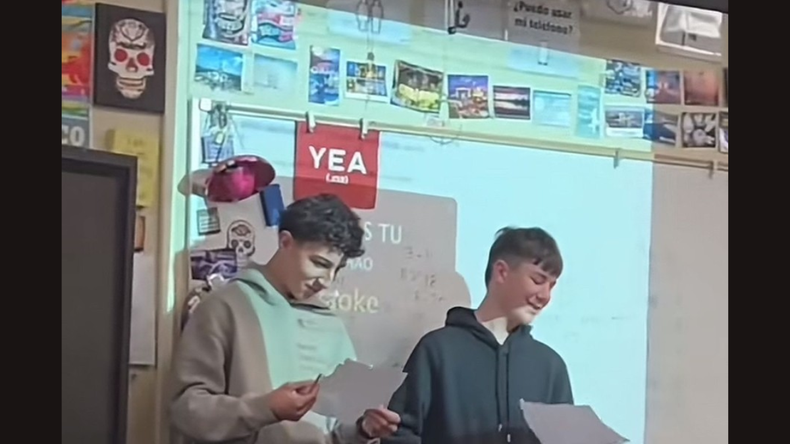 El video que es tendencia: Unos alumnos estadounidenses al ritmo de canciones en español