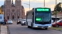 El pasajero viajaba en la línea 500 y fue aplastado por la rueda. El pasajero viajaba en la línea 500 y fue aplastado por la rueda.