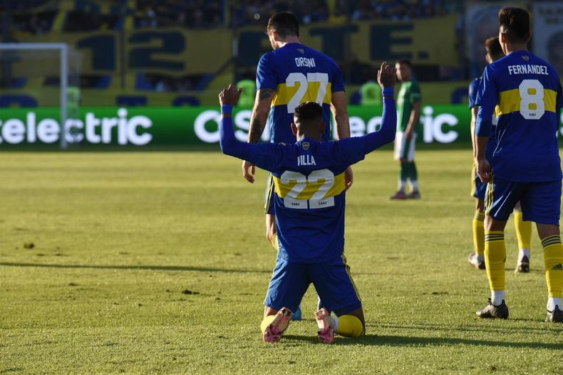 Tras el pedido de detención, Villa jugó igual contra Ferro, metió un gol y bailó frente a la tribuna