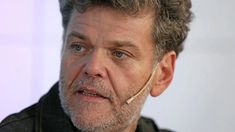 Alfredo Casero se recupera de la complicación en su cirugía de cadera.