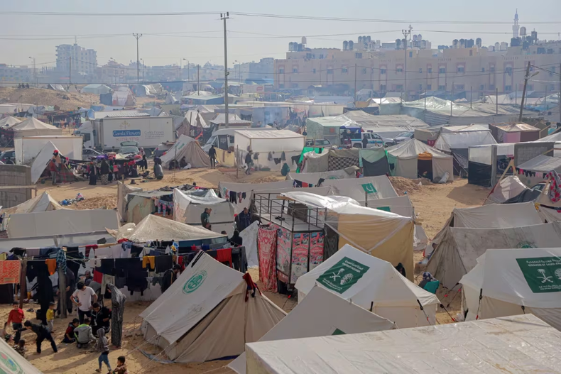 MSF avisó que la ciudad de Rafá ya no tiene espacio para acoger a más desplazados palestinos.