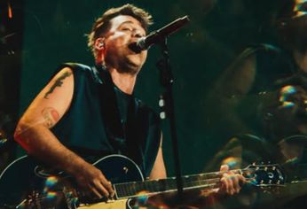 Los fanáticos deberán esperar 24 horas para ver a la banda de rock. Los fanáticos deberán esperar 24 horas para ver a la banda de rock.