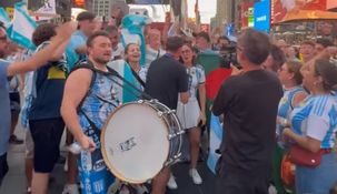 Los argentinos se concentraron en Times Square para alentar a la Selección.