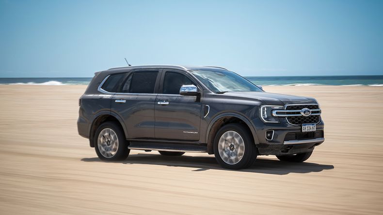 Ford Everest llega importada de Tailandia.