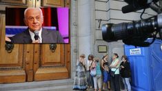 Su familia y los famosos, despidieron los restos de Gerardo Sofovich en la Legislatura Su familia y los famosos, despidieron los restos de Gerardo Sofovich en la Legislatura