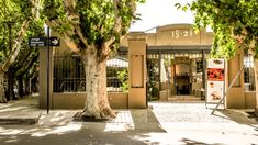 La calidez y amabilidad de sus locales se combina a la perfección con su entorno colonial La calidez y amabilidad de sus locales se combina a la perfección con su entorno colonial