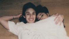 Ariana Grande anunció su compromiso con Dalton Gómez Ariana Grande anunció su compromiso con Dalton Gómez