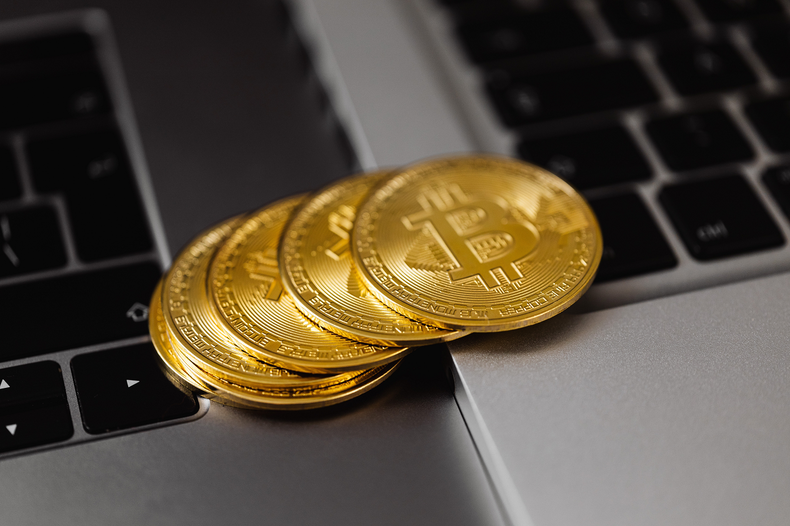 La regulación detalla que estarán exceptuados de registrarse aquellos que realicen actividades con criptomonedas por un monto menor a los 35.000 UVAs en el mes calendario.&nbsp;