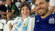 La hermana del actor dio la primicia en su programa de streaming Rumis. La hermana del actor dio la primicia en su programa de streaming Rumis.