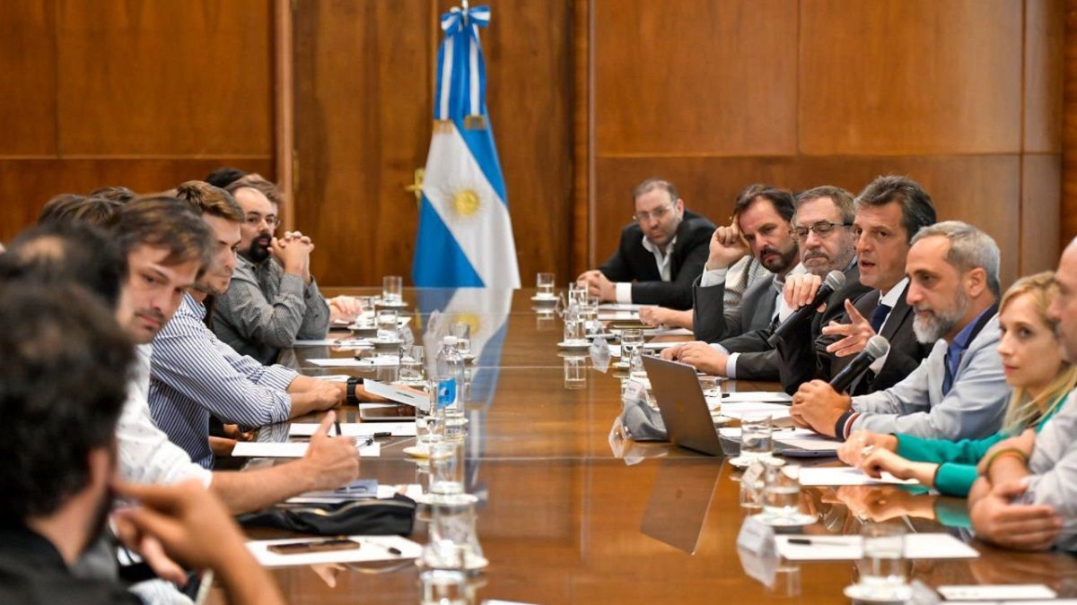 Massa Se Reunió Con Expertos En Criptomonedas Para Posicionar A La Argentina 0173