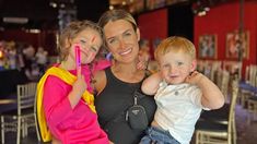 Camila Homs junto a sus hijos Francesca y Bautista Camila Homs junto a sus hijos Francesca y Bautista