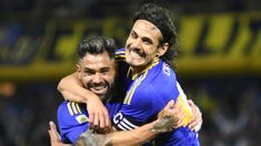 El Matador festeja con su compañero de ataque, Milton Giménez. El Matador festeja con su compañero de ataque, Milton Giménez.