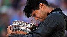 Carlos Alcaraz es el nuevo campeón de Roland Garros. Carlos Alcaraz es el nuevo campeón de Roland Garros.