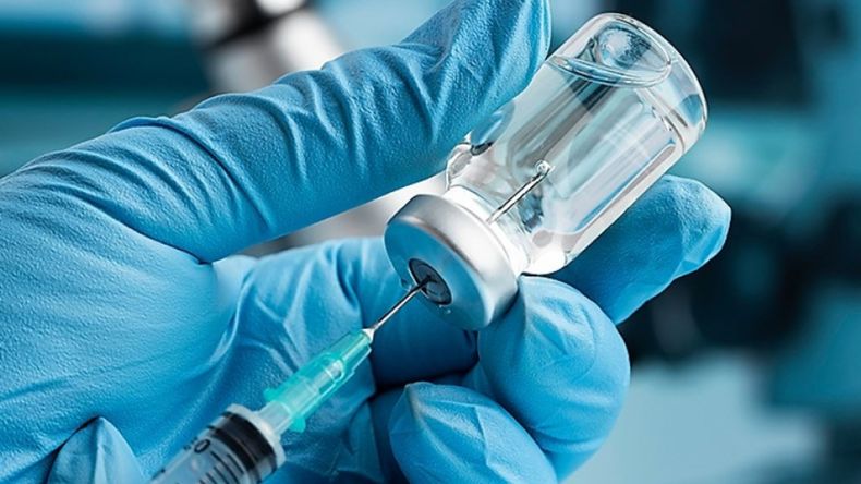 Los médicos defienden el uso de las vacunas.
