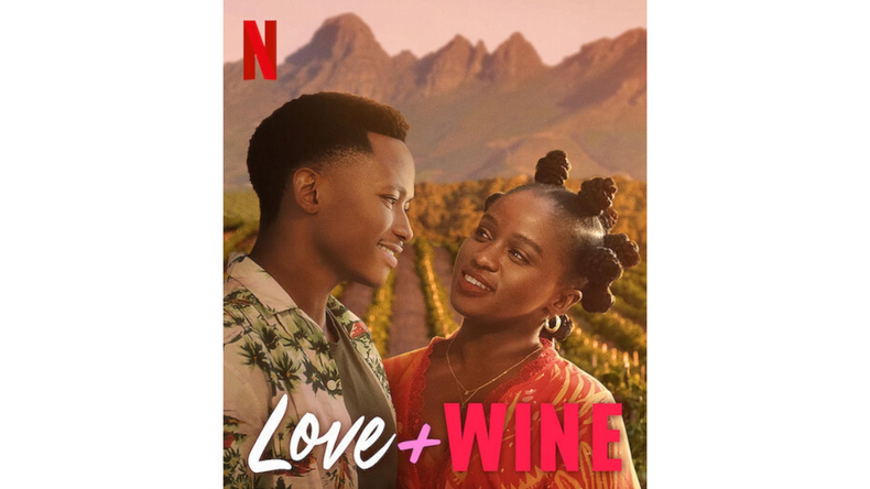 El intercambio de identidades expone diferencias sociales y emocionales entre los protagonistas de la comedia romántica.