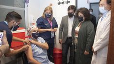 La cartera de Vizzotti lanzó la vacunación ante el avance de la influenza, dirigida a la población de riesgo. Es gratuita. La cartera de Vizzotti lanzó la vacunación ante el avance de la influenza, dirigida a la población de riesgo. Es gratuita.