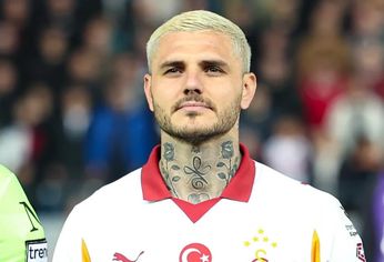 Al goleador del Galatasaray de Turquía se le vencerá el contrato a fin de este mes. Al goleador del Galatasaray de Turquía se le vencerá el contrato a fin de este mes.
