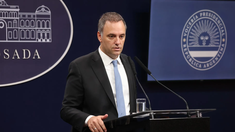 Adorni busca retomar el control de la agenda pública y se reunirá con ministros. Adorni busca retomar el control de la agenda pública y se reunirá con ministros.