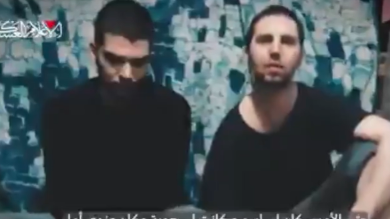 Es el primer video donde se los ve a ambos secuestrados con vida desde el 7 de octure de 2023.
