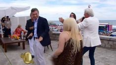 Mirtha y Sergio Denis lograron lo peor: hacer bailar a Macri en televisión, ¡otra vez! Mirtha y Sergio Denis lograron lo peor: hacer bailar a Macri en televisión, ¡otra vez!