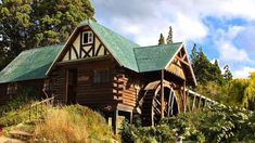 Cuenta con una fuerte comunidad de descendientes galeses que representan el 40% de sus 11 mil habitantes. Cuenta con una fuerte comunidad de descendientes galeses que representan el 40% de sus 11 mil habitantes.