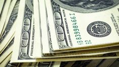 El dólar blue volvió a subir y cruzó los $1.000. El dólar blue volvió a subir y cruzó los $1.000.