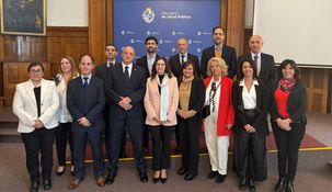 Autoridades del Ministerio de Salud Pública y delFondo Nacional de Recursos de Uruguay; representantes de la Cámara Argentina deTurismo Médico (CATM), Hospital Italiano, Instituto Alexander Fleming,Alcla/Clínica de Rehabilitación Integral, Fundación Hospitalaria y SanatorioFinochietto.