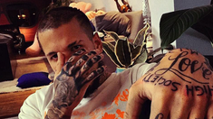 Fulminantes tuits de Alex Caniggia contra el Cantando: Masterchef se los ga... de parado Fulminantes tuits de Alex Caniggia contra el Cantando: Masterchef se los ga... de parado