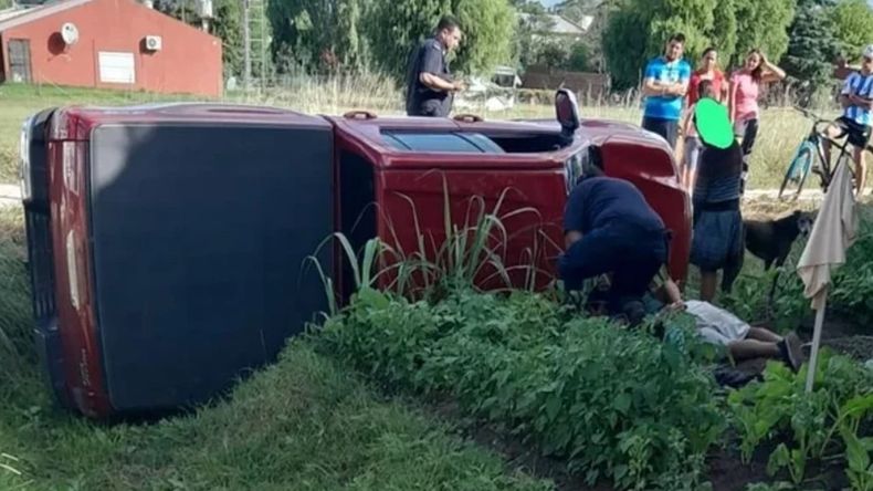 Un hombre se emborrachó y para volver a su casa hizo manejar a su hijo de 11 años