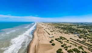 Escapadas cerca de Buenos Aires: la playa oculta y desierta para vacacionar en 2025.