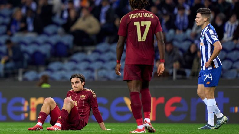 La cara de la Joya lo dice todo: debió salir lesionado sobre el final del primer tiempo.