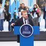 Más de 2.500 chicos de Lomas prometieron lealtad a la bandera en la Plaza Grigera. Más de 2.500 chicos de Lomas prometieron lealtad a la bandera en la Plaza Grigera.