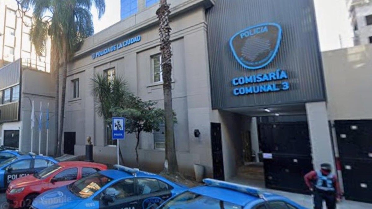 Motín y tensión en una comisaría de Balvanera: hubo disparos, un incendio y varios presos hospitalizados
