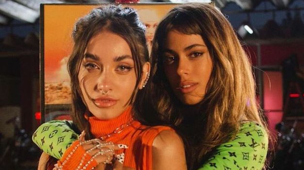 María Becerra y Tini Stoessel cantaron su éxito Miénteme.